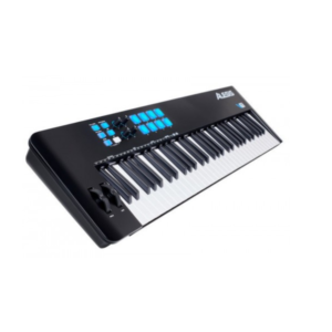 Controller MIDI USB Alesis V61 MKII cu 61 de clape sensibile la velocitate.